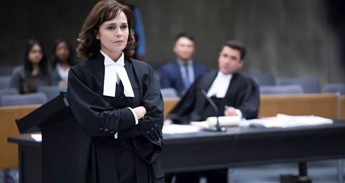 بهترین وکیل زن در رشت چه کسی است؟