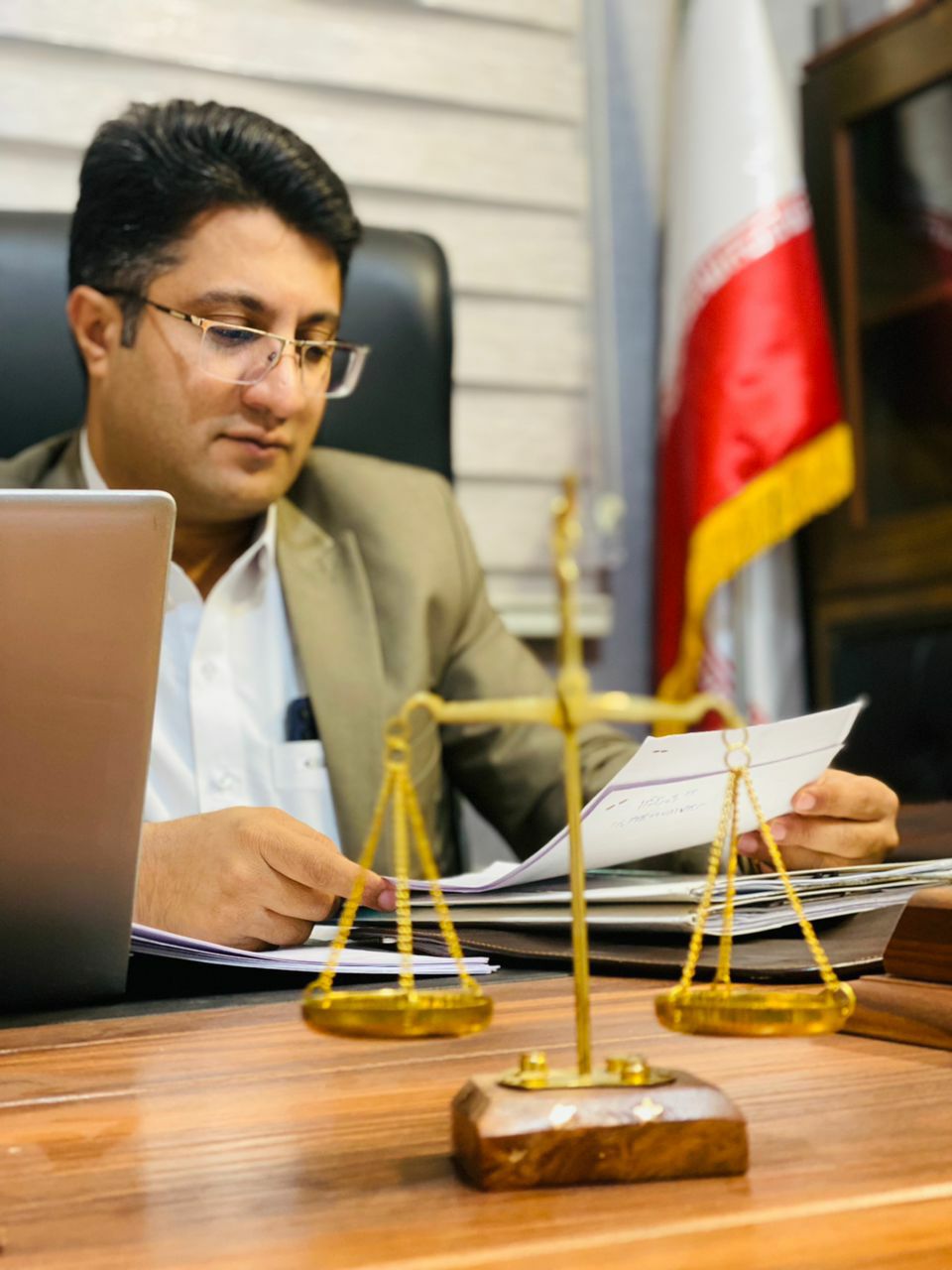 وکیل محمود ریگی
