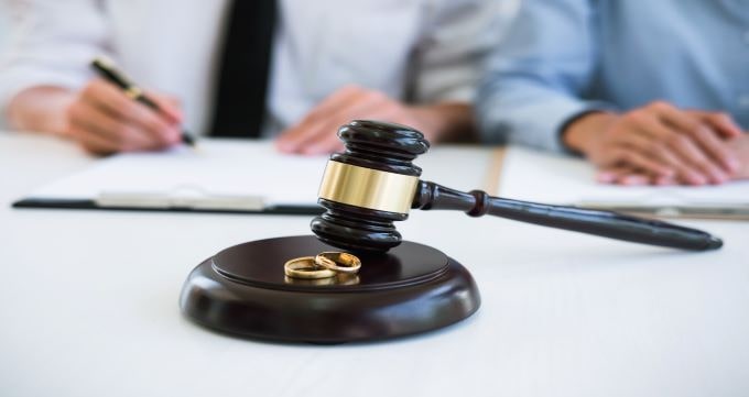 اهمیت سابقه و تخصص بهترین وکیل طلاق در بیرجند